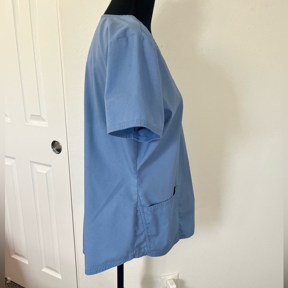 Unisex Light Blue V-Neck Scrub Top Medical Workwear M/L Fit - Picture 2 of 5